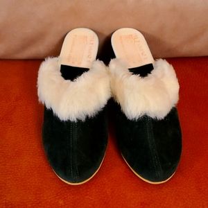 Women's Faux Fur Trim Suede Slippers - Black/Cream